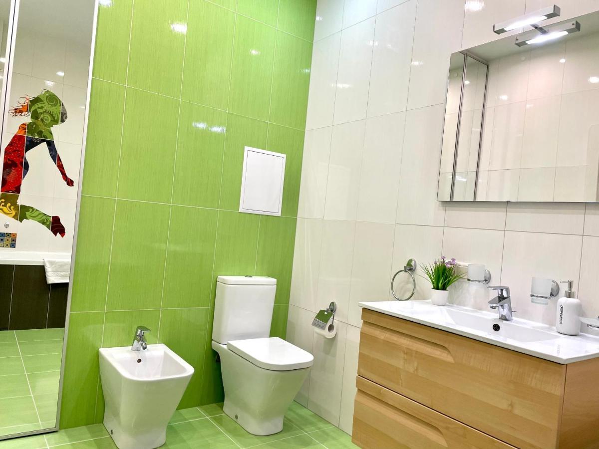 Navit Luxury Apartments With Breakfast Near The Railway Station, The City Center And The Park Киев Экстерьер фото