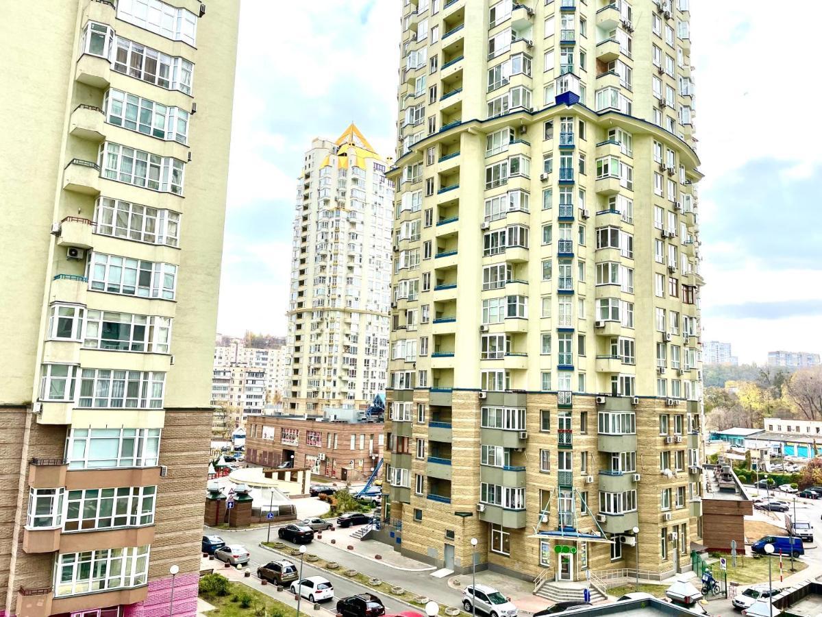 Navit Luxury Apartments With Breakfast Near The Railway Station, The City Center And The Park Киев Экстерьер фото