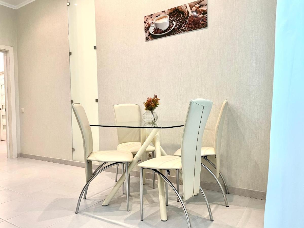 Navit Luxury Apartments With Breakfast Near The Railway Station, The City Center And The Park Киев Экстерьер фото