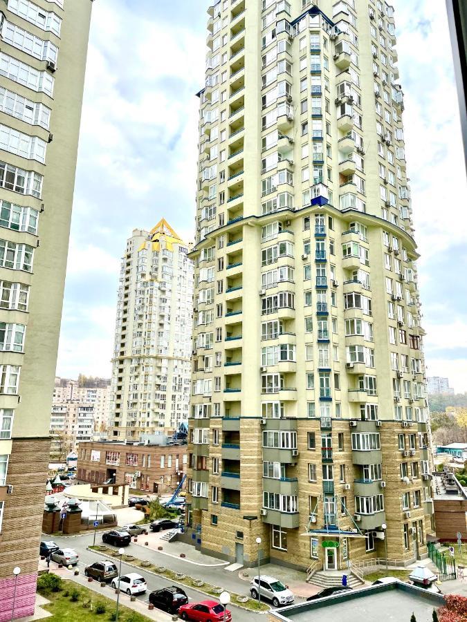 Navit Luxury Apartments With Breakfast Near The Railway Station, The City Center And The Park Киев Экстерьер фото