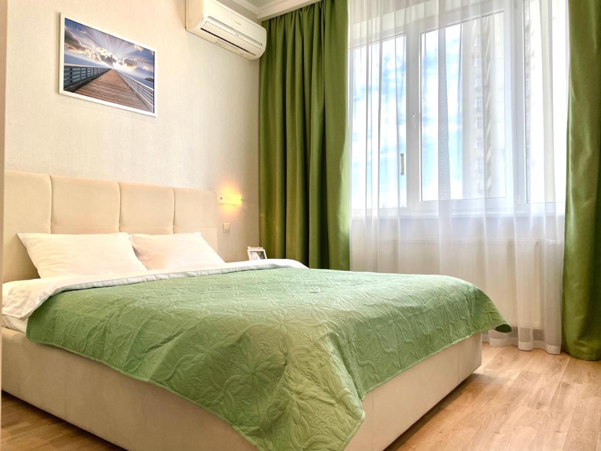 Navit Luxury Apartments With Breakfast Near The Railway Station, The City Center And The Park Киев Экстерьер фото