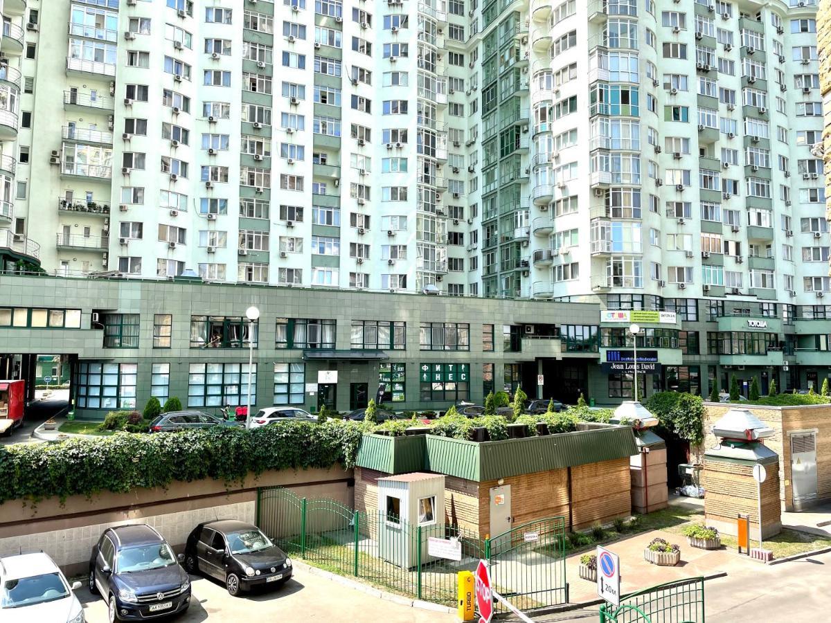 Navit Luxury Apartments With Breakfast Near The Railway Station, The City Center And The Park Киев Экстерьер фото